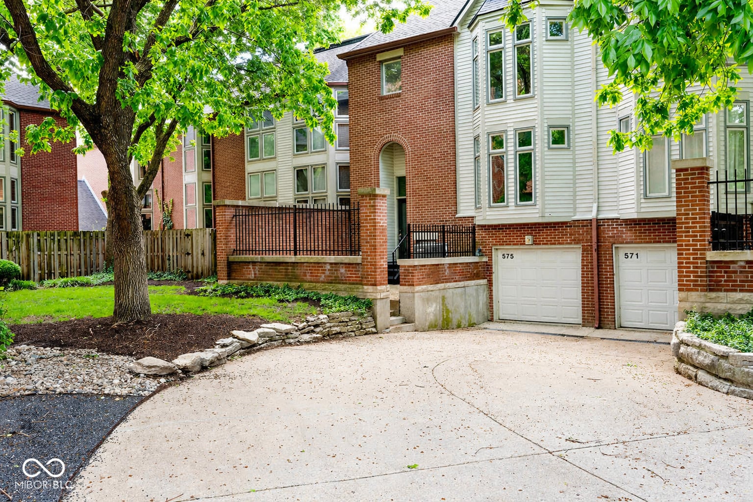 Photo of 575 Lockerbie Circle S, Indianapolis, IN