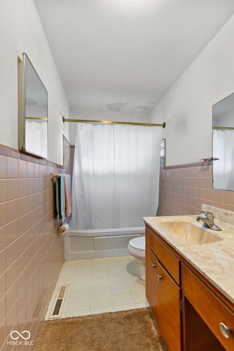 Bathroom at 1015 E Logan Street, Brownsburg, IN