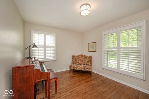 Photo of 5942 Hillside Avenue East Drive, Indianapolis, IN