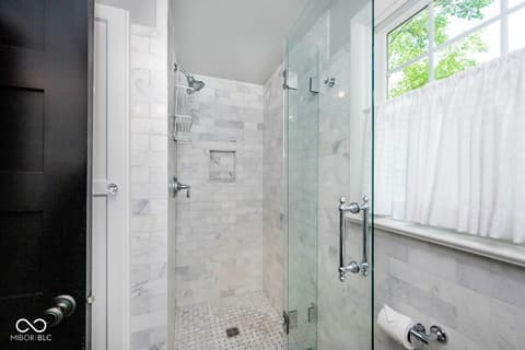 Photo of 5942 Hillside Avenue East Drive, Indianapolis, IN