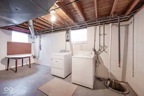 Photo of 5942 Hillside Avenue East Drive, Indianapolis, IN