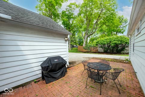 Photo of 5942 Hillside Avenue East Drive, Indianapolis, IN