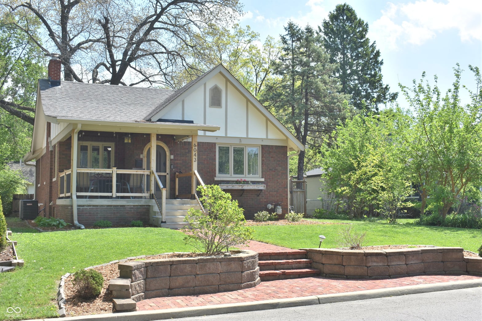 Photo of 6043 Kingsley Drive, Indianapolis, IN