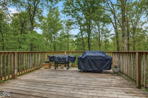 Outdoor living area at 6804 Erika Lane, Nashville, IN