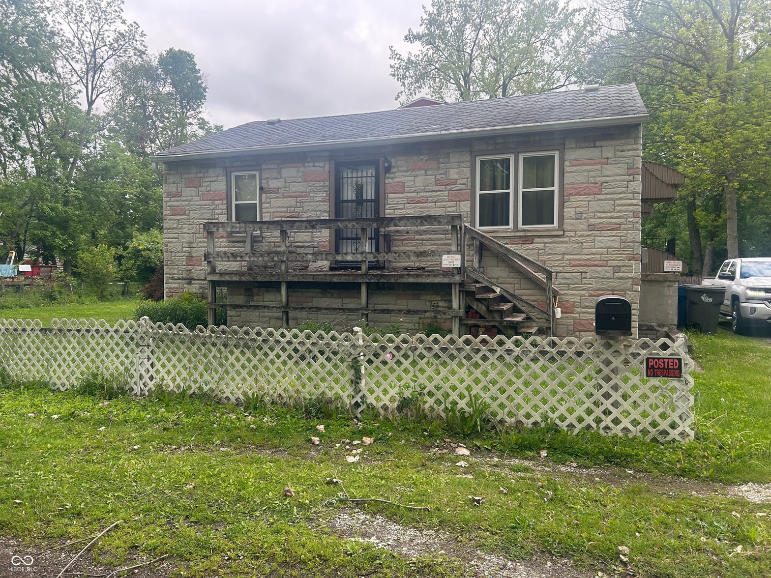 Front exterior at 1614 E 72nd Street, Indianapolis, IN