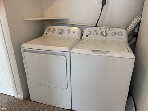 Laundry room at 511 Eberhart Drive, Shelbyville, IN