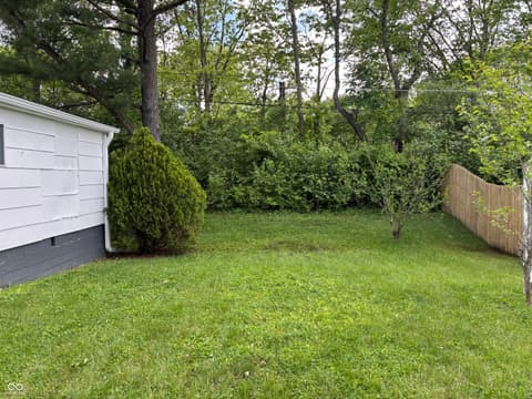 Yard at 511 Eberhart Drive, Shelbyville, IN
