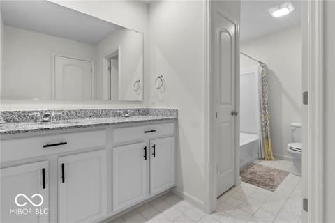 Primary bathroom at 14350 Ludwell Court, Fishers, IN
