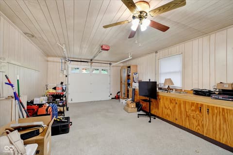 Garage at 1921 E 10th Street, Anderson, IN