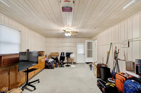 Garage at 1921 E 10th Street, Anderson, IN