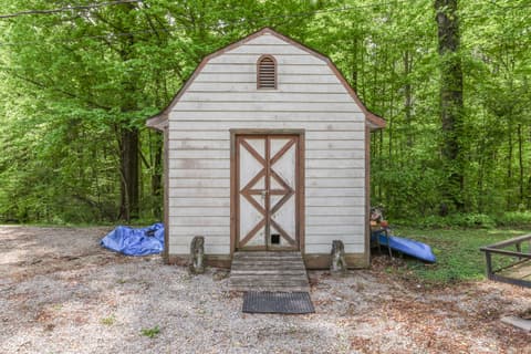 Photo of 181 W Robertson Road, Morgantown, IN