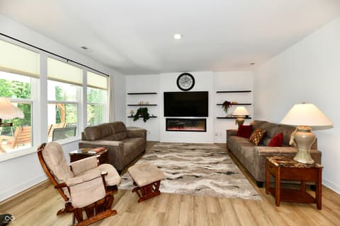 Living room at 19406 Honeylocust Glen, Noblesville, IN