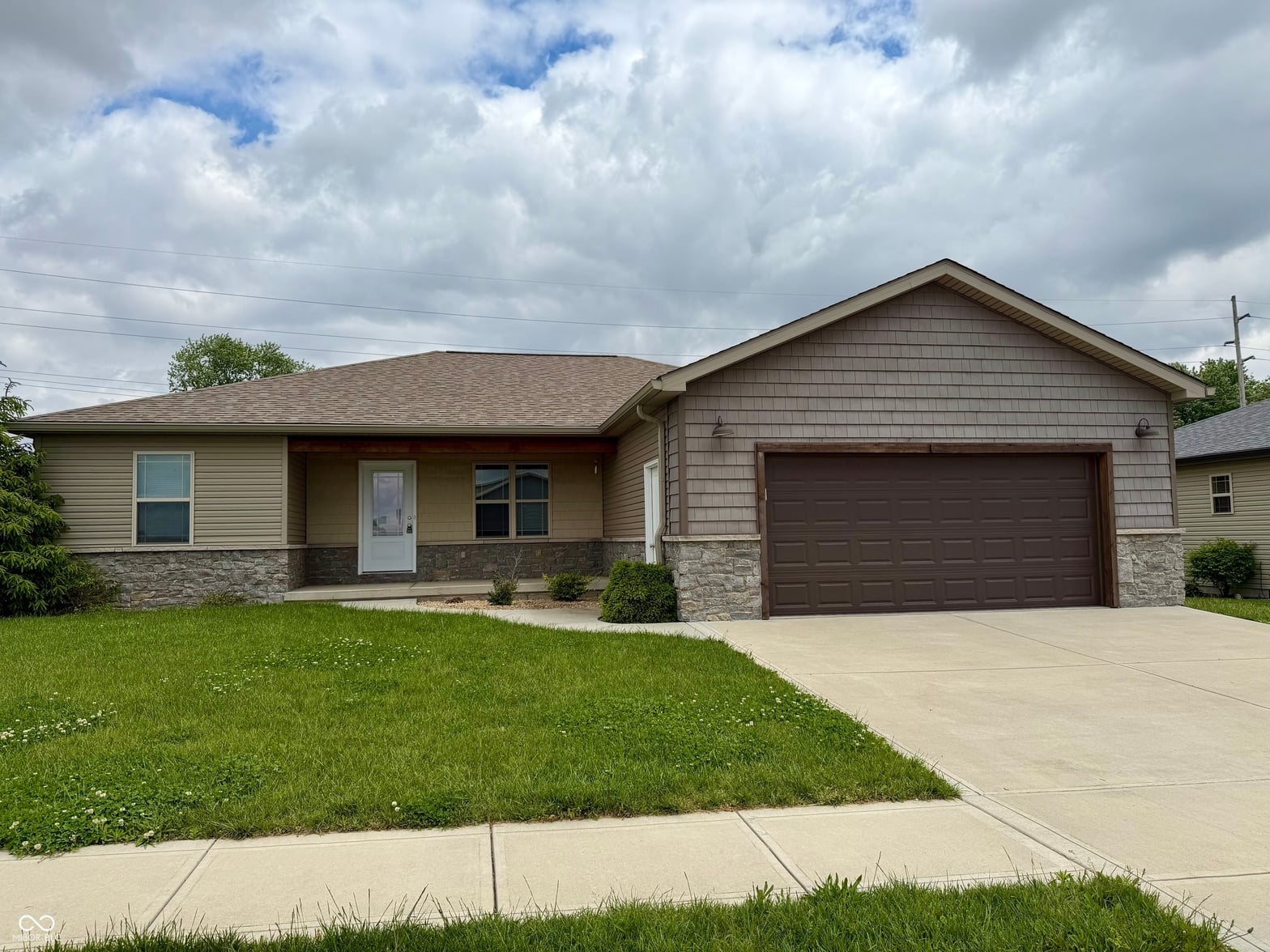 Photo of 1904 N Oakmont Avenue, Greensburg, IN
