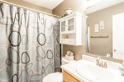 Primary bathroom at 9845 Worthington Boulevard, Fishers, IN