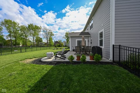 Yard at 604 Donegal Drive, Pendleton, IN