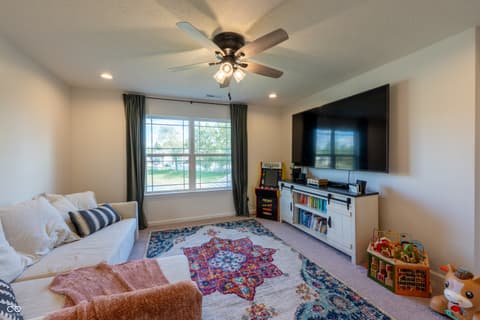 Loft — 604 Donegal Drive, Pendleton, IN