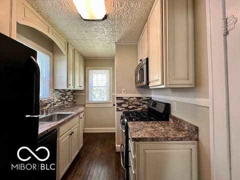 Photo of 804 E Markwood Avenue, Indianapolis, IN
