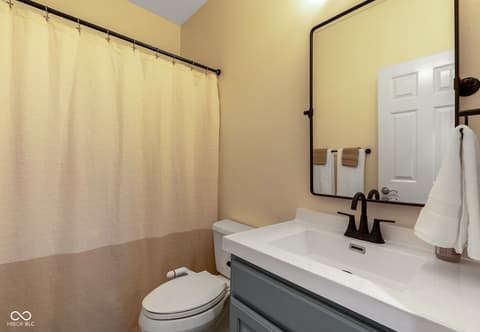 Photo of 2545 Eisenhower Lane, Terre Haute, IN