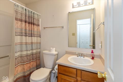 Photo of 560 Runnymede Court, Greenfield, IN