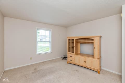 Photo of 560 Runnymede Court, Greenfield, IN