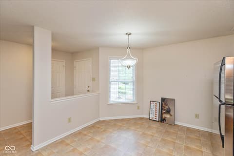 Photo of 560 Runnymede Court, Greenfield, IN