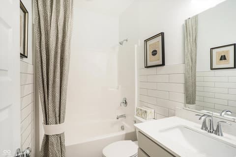 Photo of 5394 Devonshire Way, McCordsville, IN
