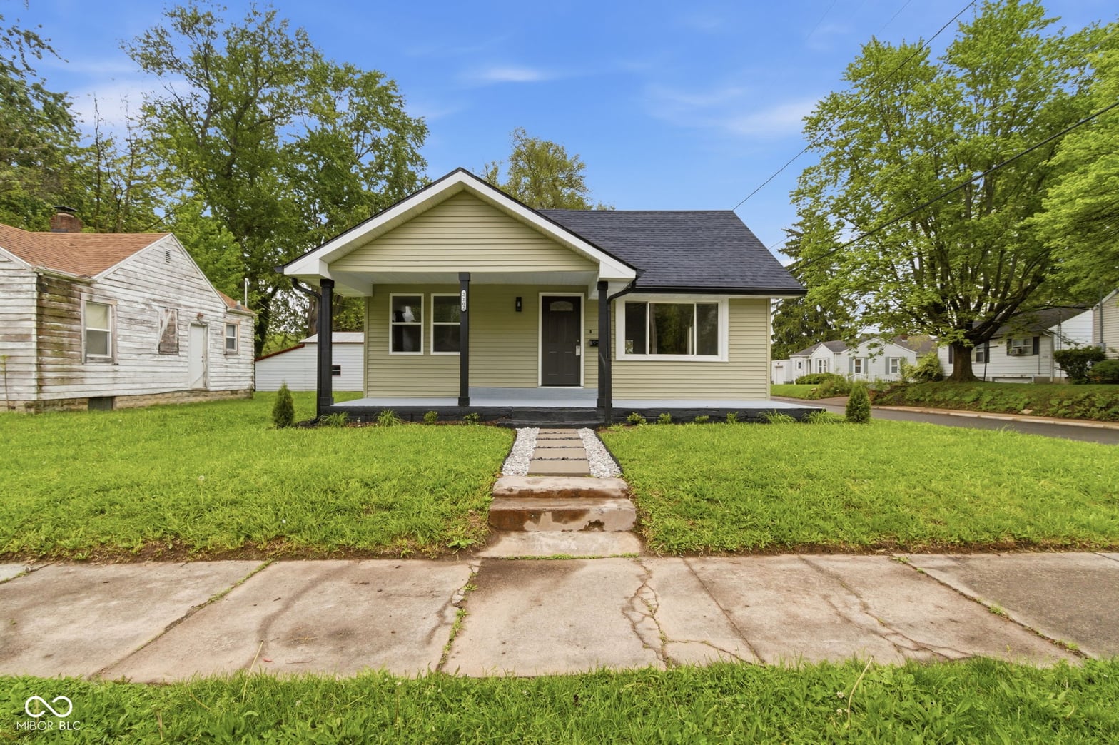 Front exterior at 2102 W 9th Street, Anderson, IN