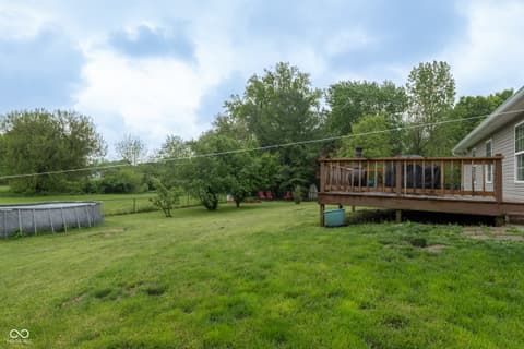 Yard at 221 Creekside Court, Whiteland, IN