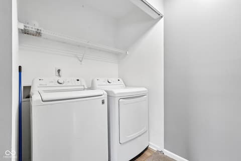 Laundry room at 256 Strand Lane, Avon, IN