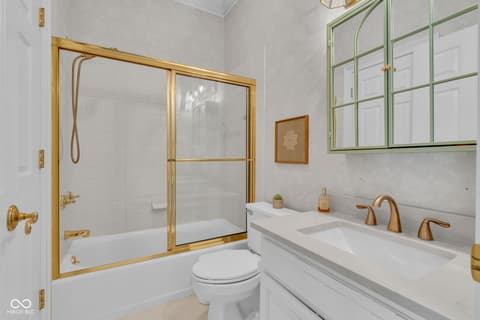 Primary bathroom at 3172 Smokey Ridge Lane, Carmel, IN