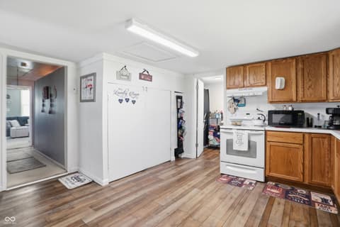 Photo of 9117 Main Street, Taylorsville, IN