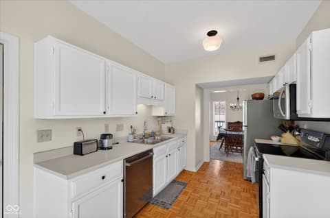 Photo of 5935 Candlewick Drive, Indianapolis, IN