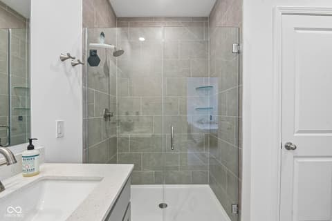 Photo of 822 Lando Creek Drive, Kokomo, IN