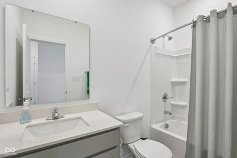 Photo of 822 Lando Creek Drive, Kokomo, IN