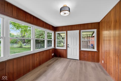 Bonus room at 1147 Hathaway Drive, Indianapolis, IN