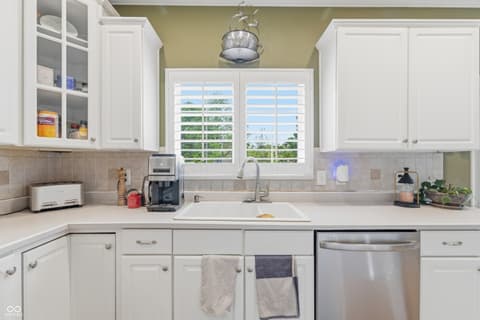 Kitchen at 13221 Griffin Run, Carmel, IN