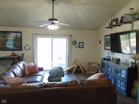Living room at 982 Youngs Creek Drive, Franklin, IN