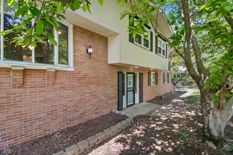 8116 Singleton Street