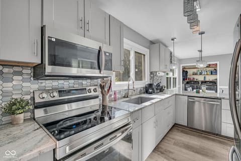 Photo of 1039 Ridgeview Court, Avon, IN
