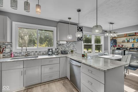 Photo of 1039 Ridgeview Court, Avon, IN