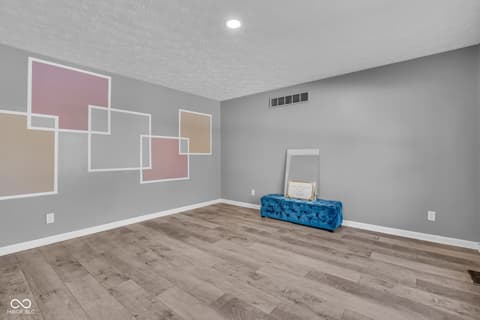 Photo of 1039 Ridgeview Court, Avon, IN