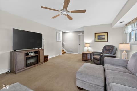Family room at 1125 John-Bart Road, Lebanon, IN