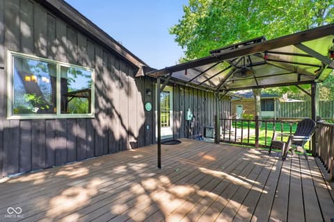 Outdoor living area at 1125 John-Bart Road, Lebanon, IN