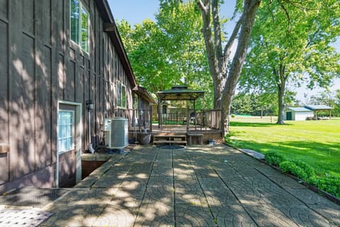 Outdoor living area at 1125 John-Bart Road, Lebanon, IN
