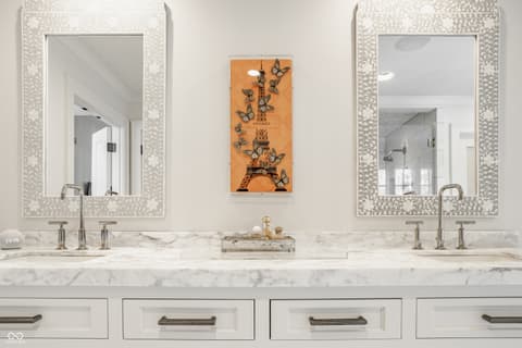 Photo of 532 Dorset Boulevard, Carmel, IN