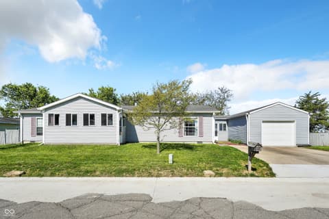 38 Fountain Lake Drive, Greenfield, IN 46140