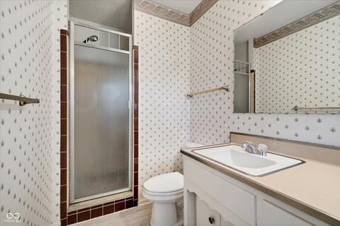 Primary bathroom at 5125 Thornleigh Drive, Indianapolis, IN