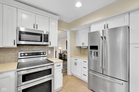 Kitchen at 13077 Lansdowne Drive, Fishers, IN