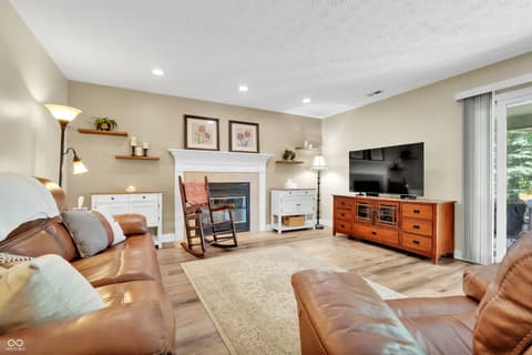 Family room at 13077 Lansdowne Drive, Fishers, IN