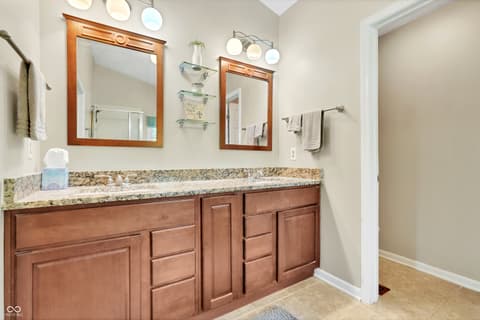 Primary bathroom at 13077 Lansdowne Drive, Fishers, IN